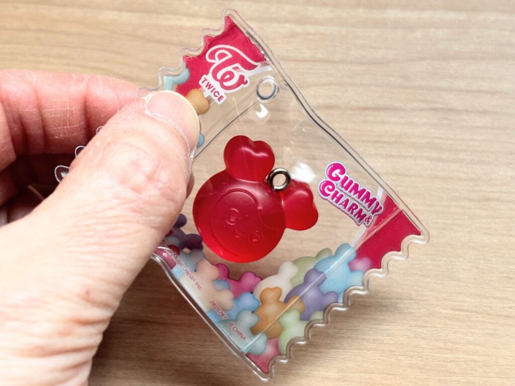 TWICE LOVELYS グミ＆チャーム ポーチつき