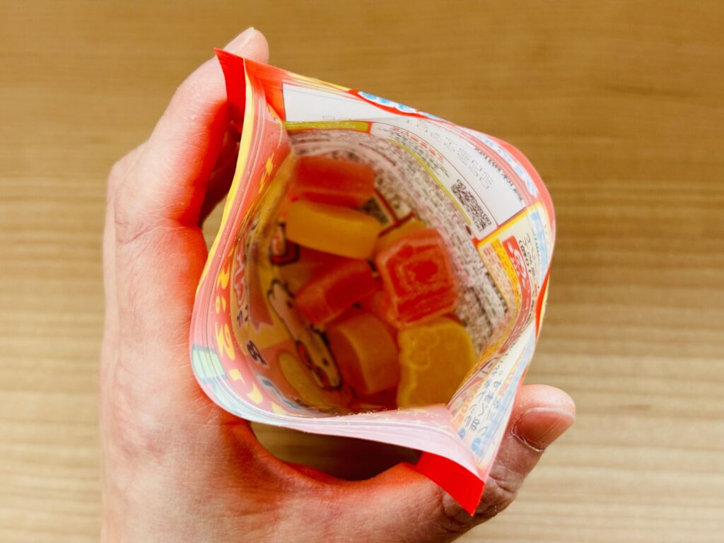 ハローキティ しゃくぷるりんごグミ