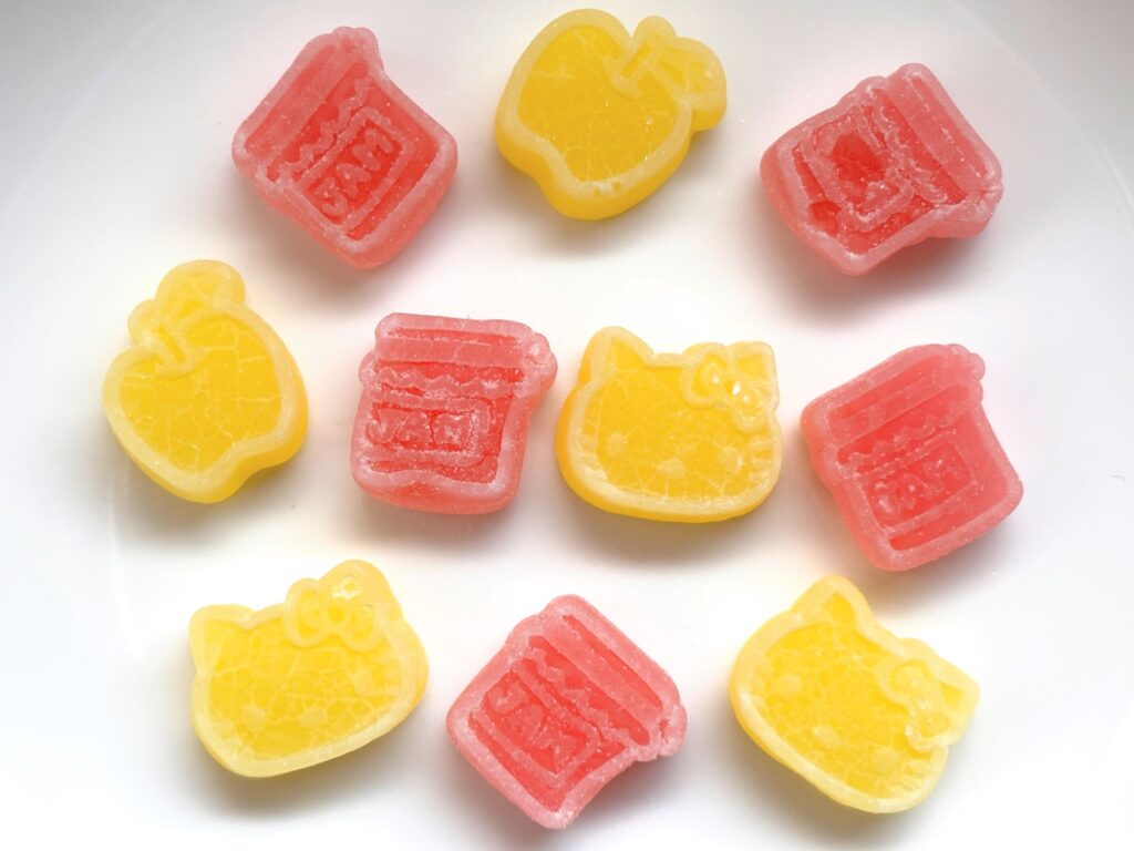 ハローキティ しゃくぷるりんごグミ