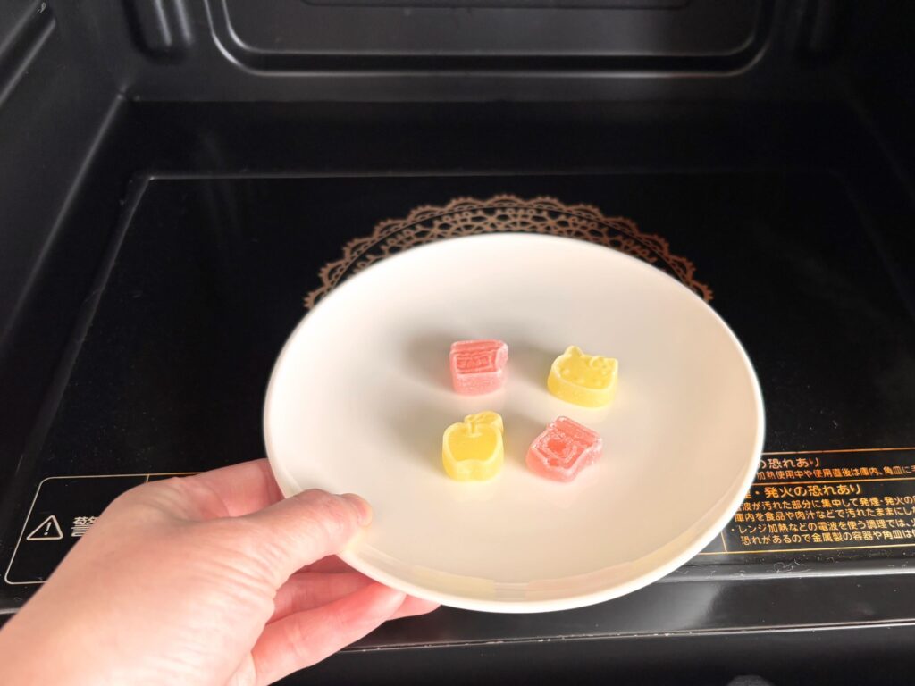 ハローキティ しゃくぷるりんごグミ